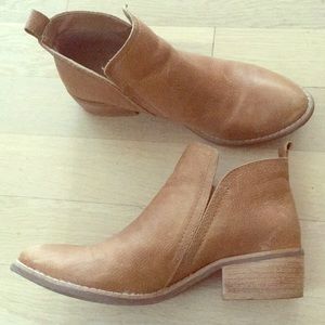 Matisse tan leather booties.